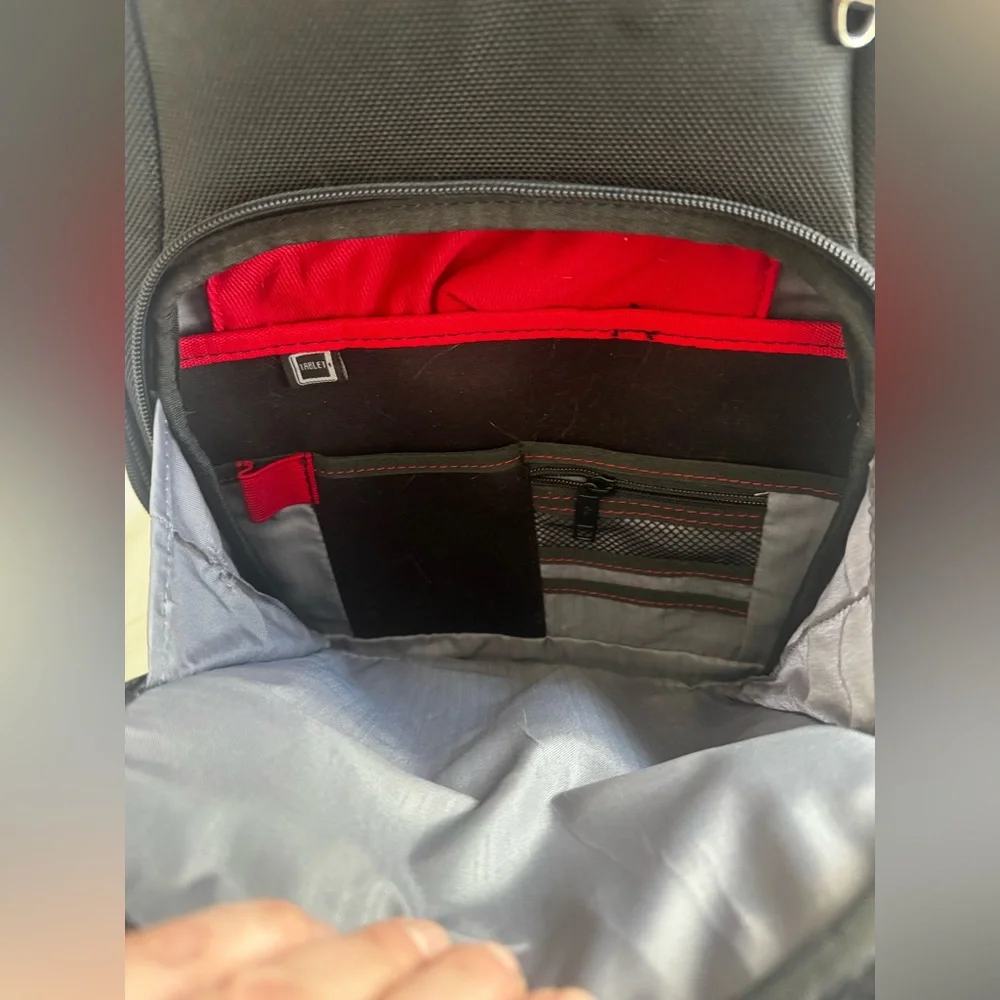 Samsonite Tectonic Perfect Fit 19x13.5x9 Top Load Laptop Case / Backpack
